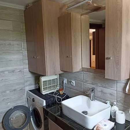 Johnny 's Private House * 네아 미카니오나