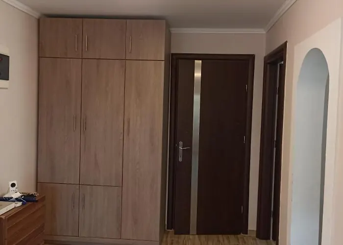 Johnny 's Private House *