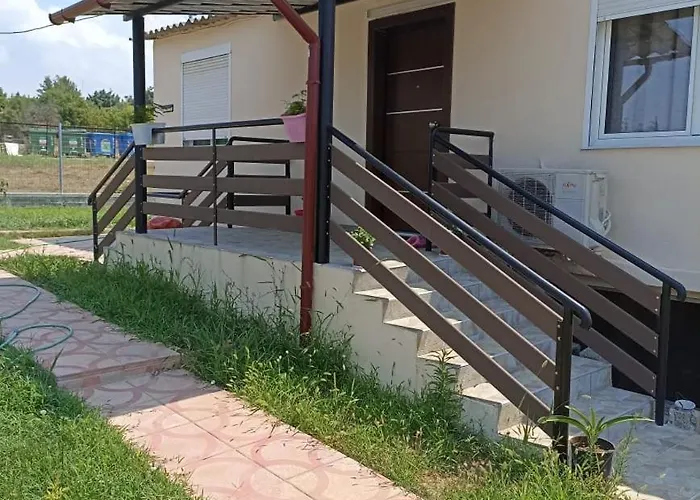 Johnny 's Private House