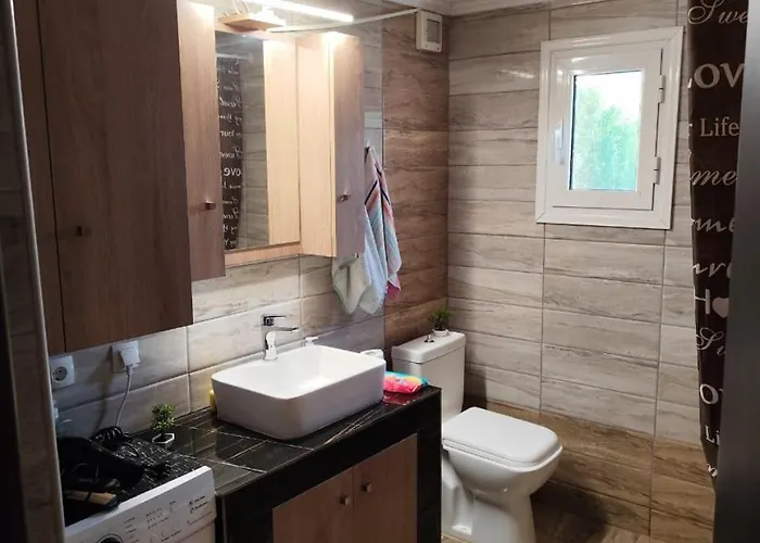 Johnny 's Private House Nea Michaniona