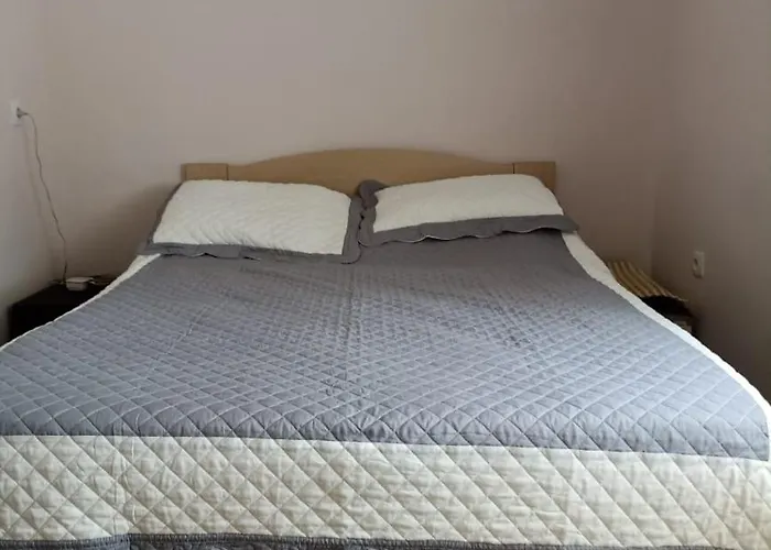 Johnny 's Private House * Nea Michaniona